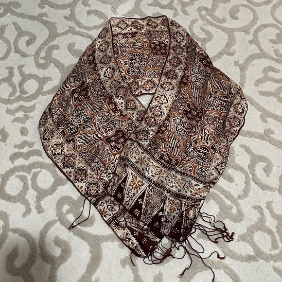 Ethnic silk scarf - Picture 1 of 2